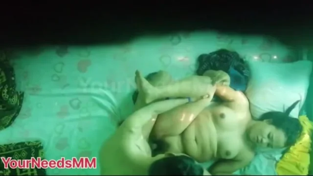 ဖက်တီးမ‌လေးကို တည်းခိုခန်းခေါ်အကြိုက်တီးတာ – Having Rough Sex With A Chubby Girl In Guest House