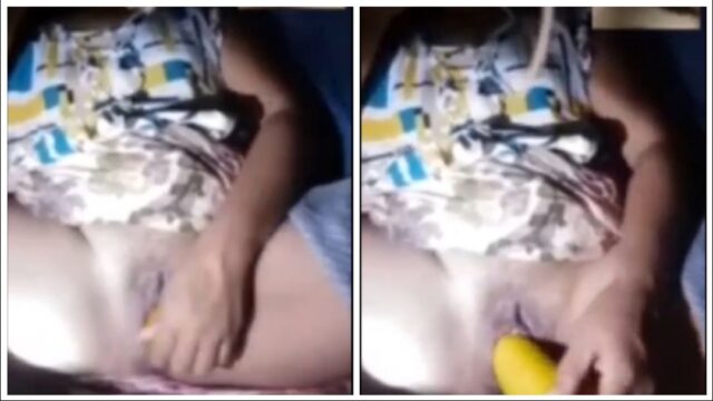 သခွားသီးကြီးနဲ့ထည့်ပြီး Sex Chat တဲ့အန်တီ – Old Woman Having Sex Chat With Cucumber Fuck